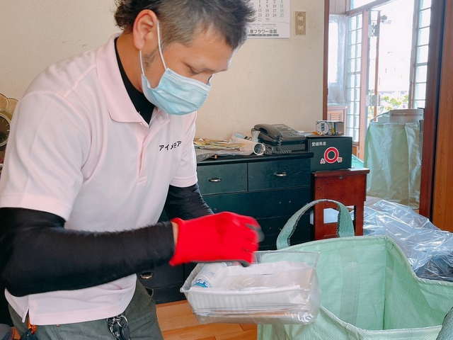 お片付けのプロ！アイメモリア：貴重品の探索中